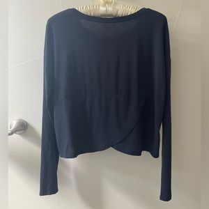 *AVAIL TIL 9/15* Athleta Long Sleeve Shirt with Partial Tulip Split Back, size S